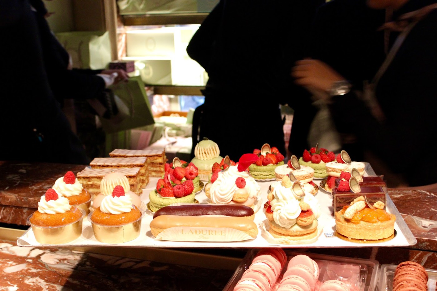 champs elysees laduree macarons paris