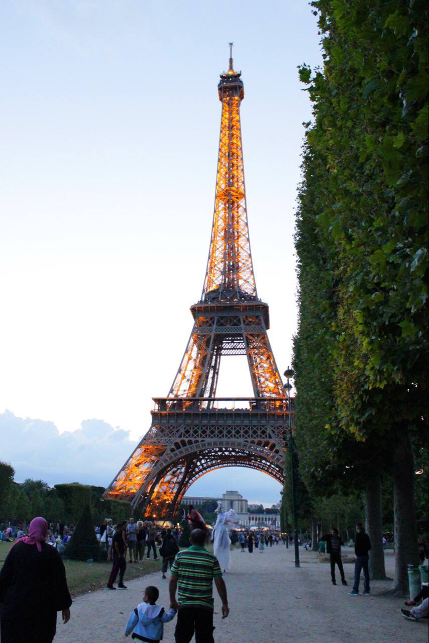 eiffel-tower-paris-france-setarra-5