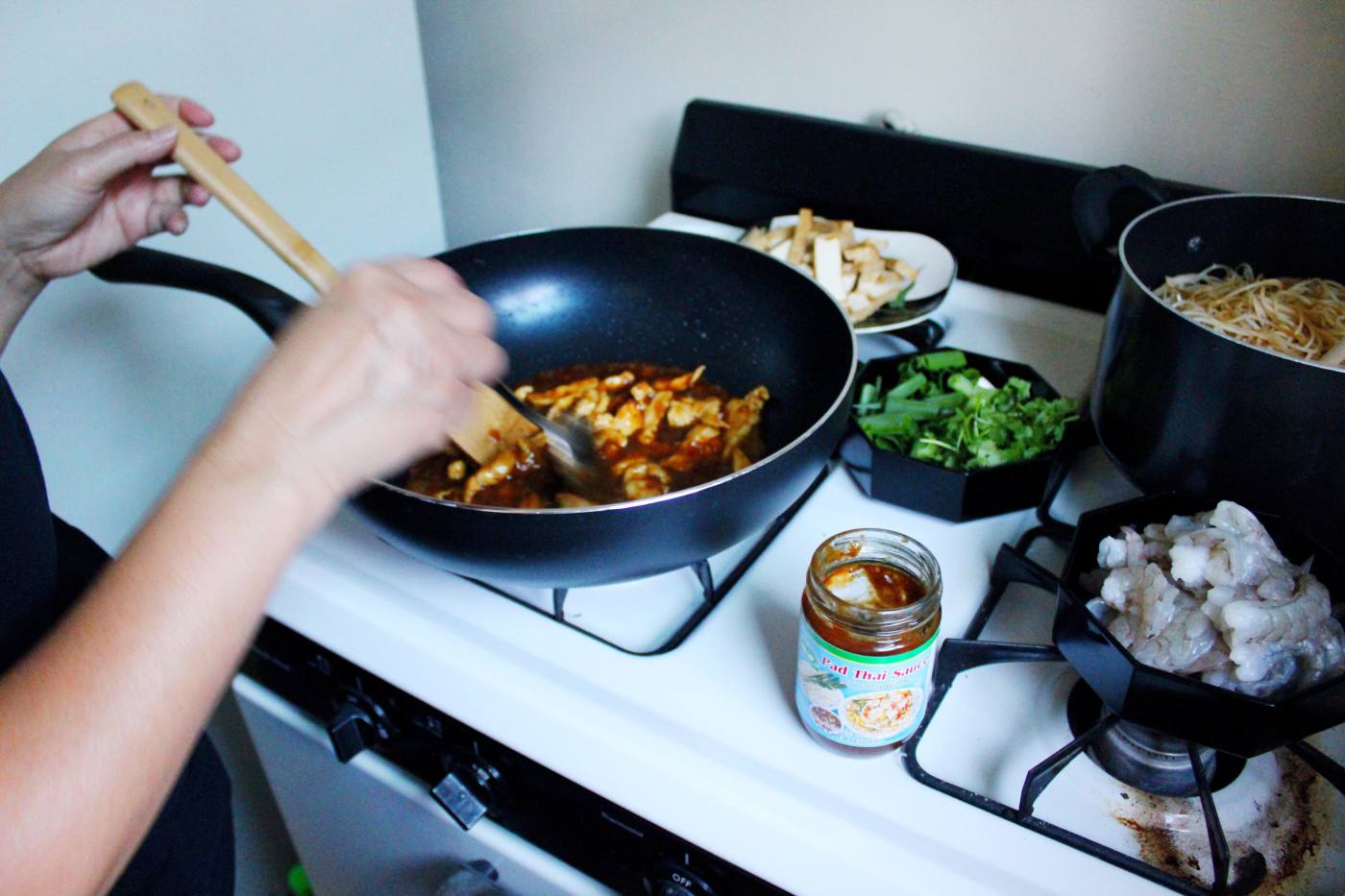 cooking in the kitchen with my mommy ma cambodian food