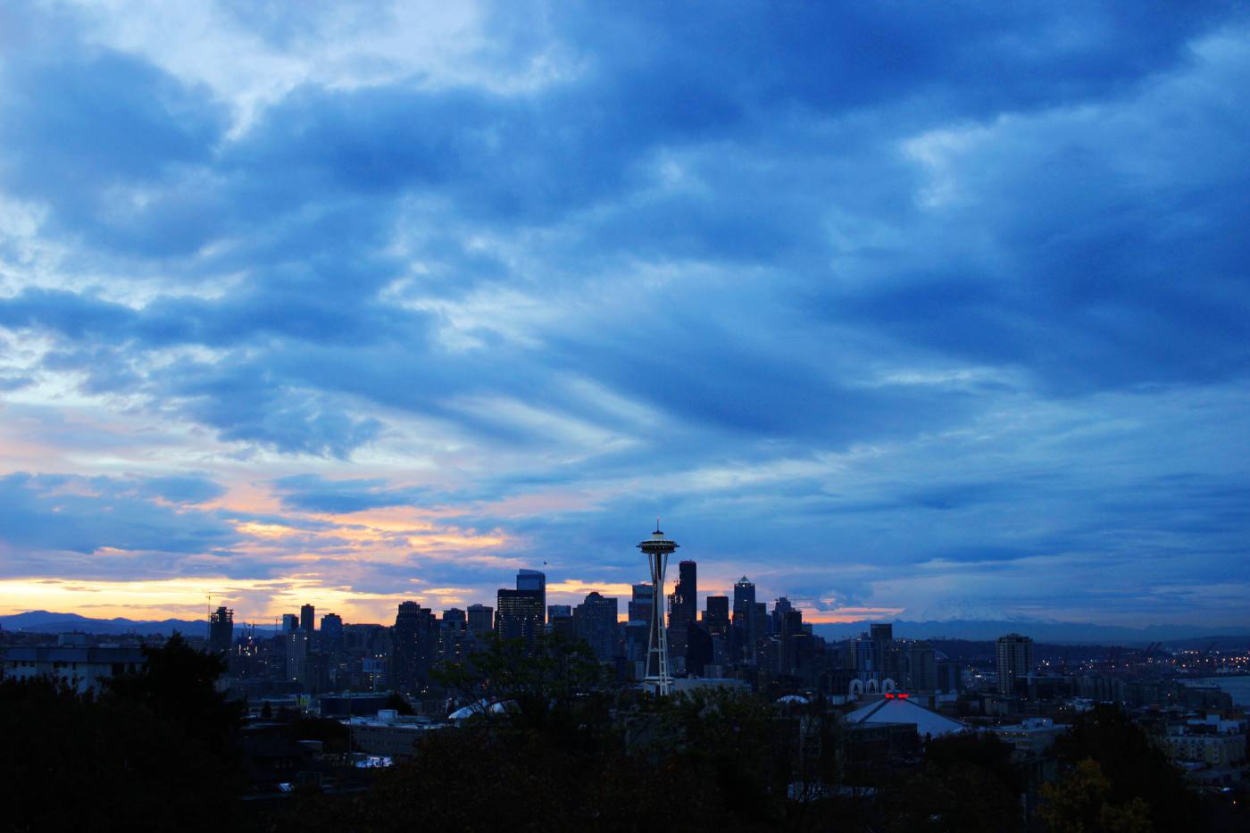 seattle-skyline-sunrise-setarra